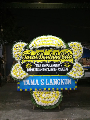 Papan Bunga Duka di Embetpen